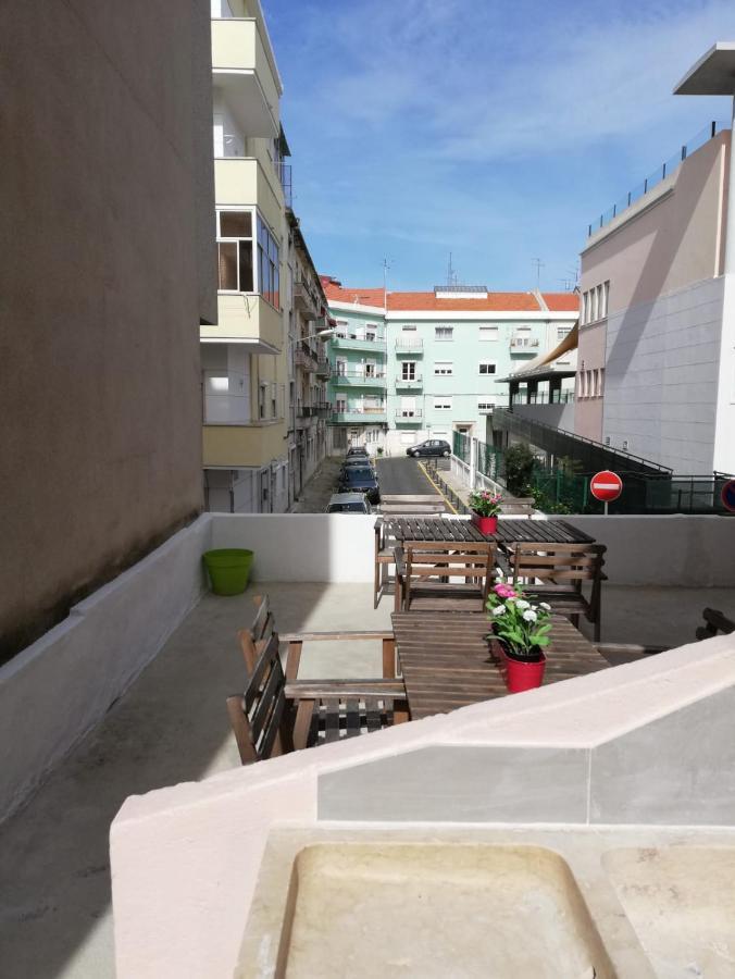 BED&SHOWER Moscavide -Self Check-In Exterior foto