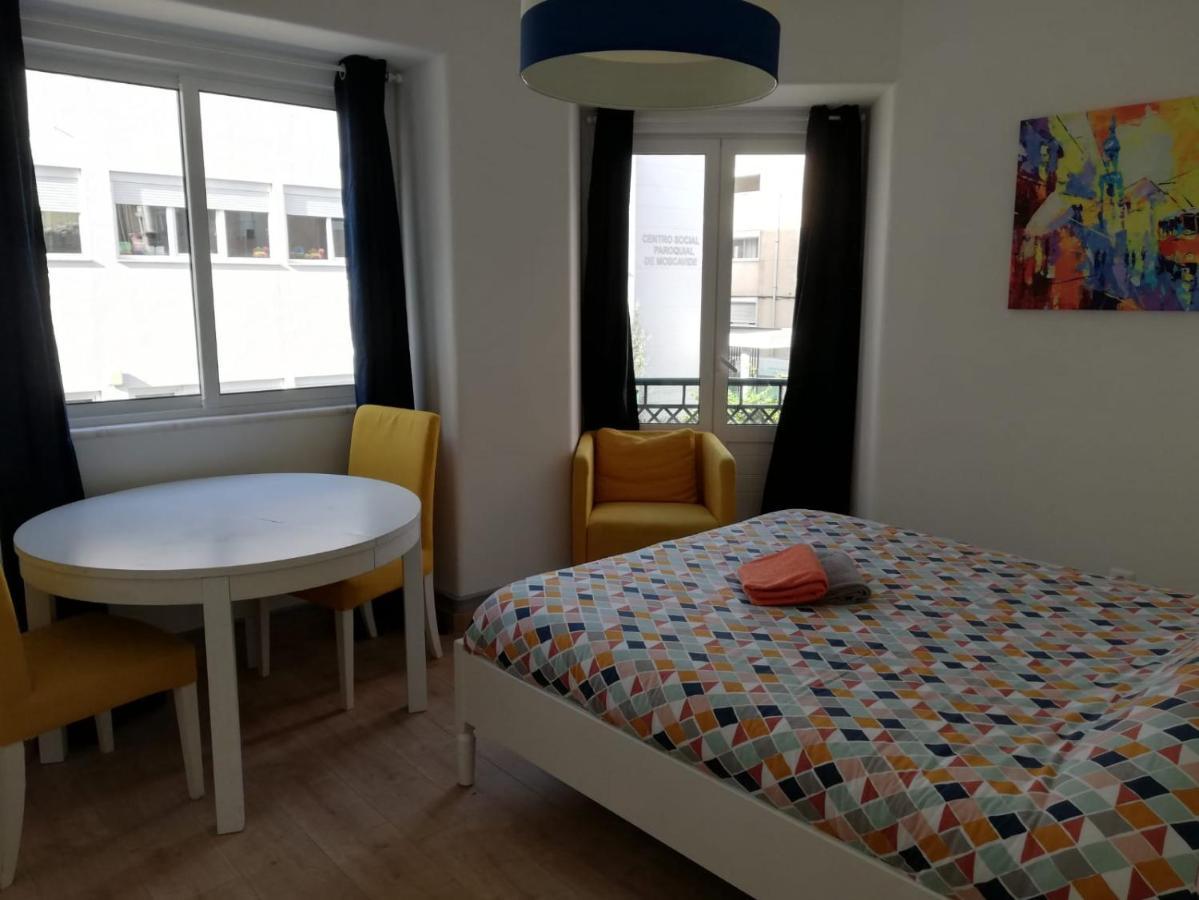 BED&SHOWER Moscavide -Self Check-In Exterior foto