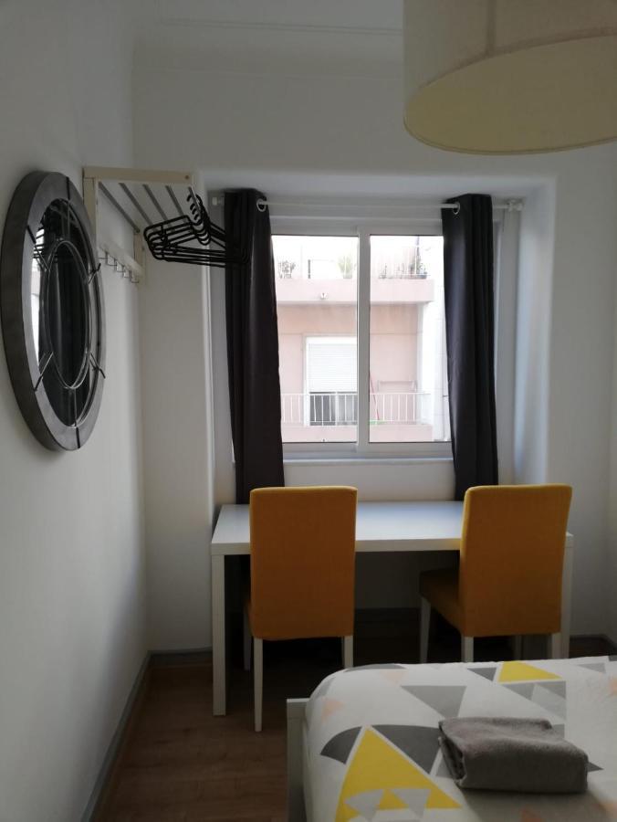 BED&SHOWER Moscavide -Self Check-In Exterior foto