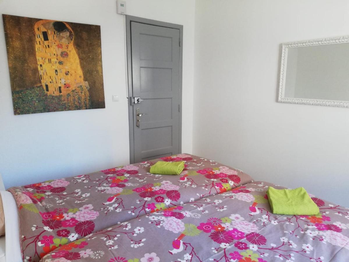 BED&SHOWER Moscavide -Self Check-In Exterior foto